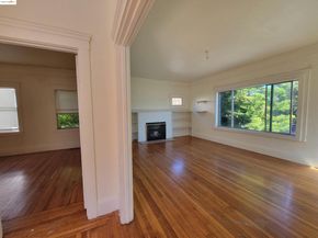 2001 E 27Th St, Oakland CA 94606