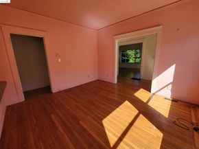 2001 E 27Th St, Oakland CA 94606