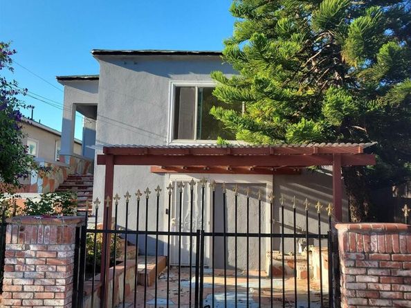 2001 E 27Th St, Oakland CA 94606