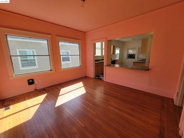 2001 E 27Th St, Oakland CA 94606