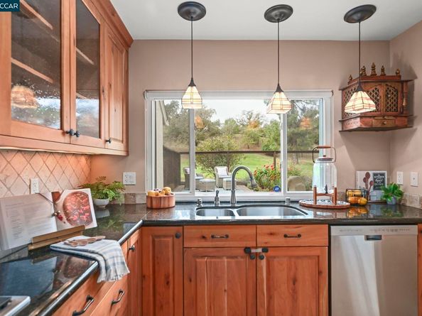 295 Kinross Dr, Walnut Creek CA 94598
