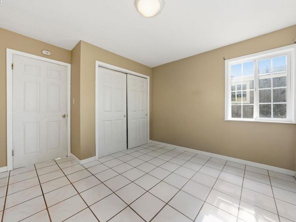 10507 Russet St, Oakland CA 94603