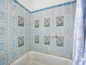 10507 Russet St, Oakland CA 94603