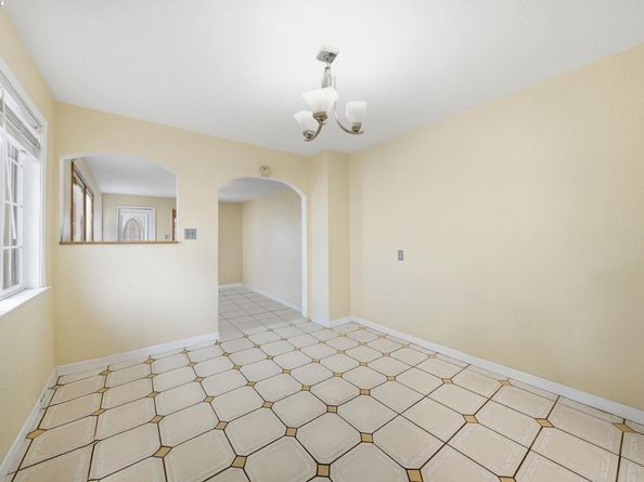 10507 Russet St, Oakland CA 94603