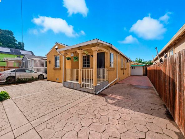 10507 Russet St, Oakland CA 94603