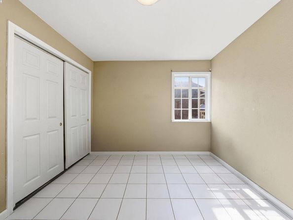 10507 Russet St, Oakland CA 94603