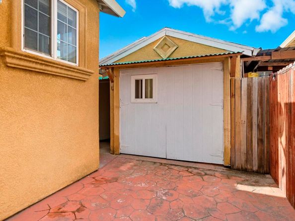 10507 Russet St, Oakland CA 94603