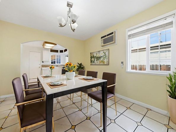 10507 Russet St, Oakland CA 94603