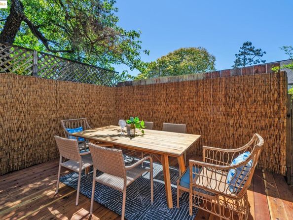 515 Mount St, Richmond CA 94805