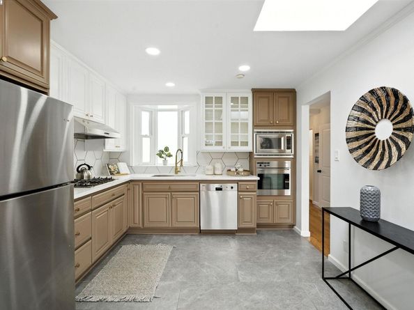 24 Riverton Dr, San Francisco CA 94132