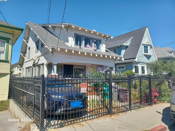 3873 West St, Oakland CA 94608