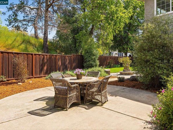 1092 Hillendale Ct, Walnut Creek CA 94596