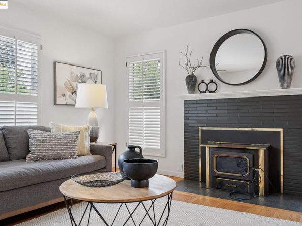 6141 Broadway Ter, Oakland CA 94618