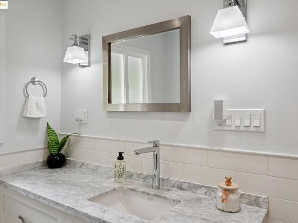 6141 Broadway Ter, Oakland CA 94618