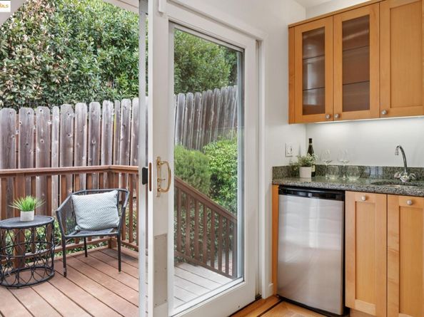 6141 Broadway Ter, Oakland CA 94618