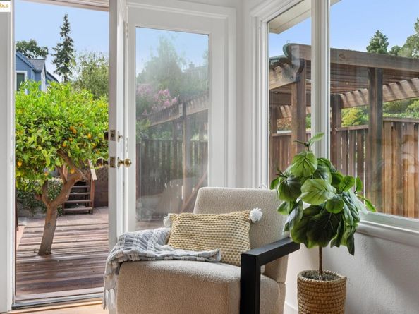 6141 Broadway Ter, Oakland CA 94618