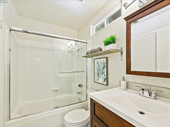 16 Rolling Green Cir, Pleasant Hill CA 94523