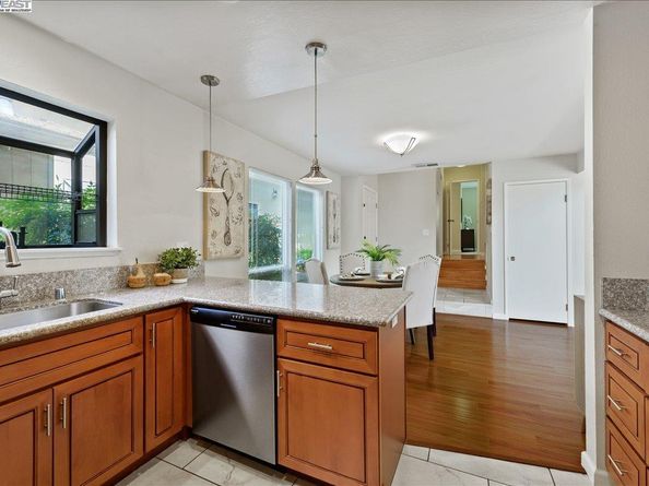 16 Rolling Green Cir, Pleasant Hill CA 94523
