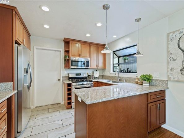 16 Rolling Green Cir, Pleasant Hill CA 94523