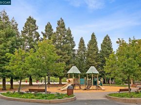 6 Whiting Ct, Moraga CA 94556