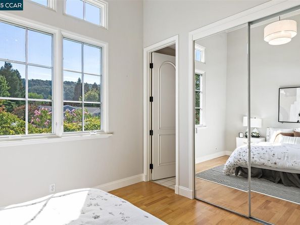6 Whiting Ct, Moraga CA 94556