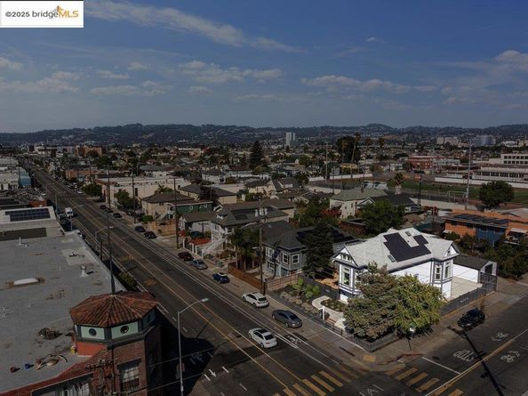 2602 Adeline St, Oakland CA 94607