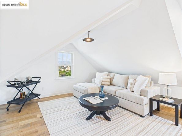 2602 Adeline St, Oakland CA 94607