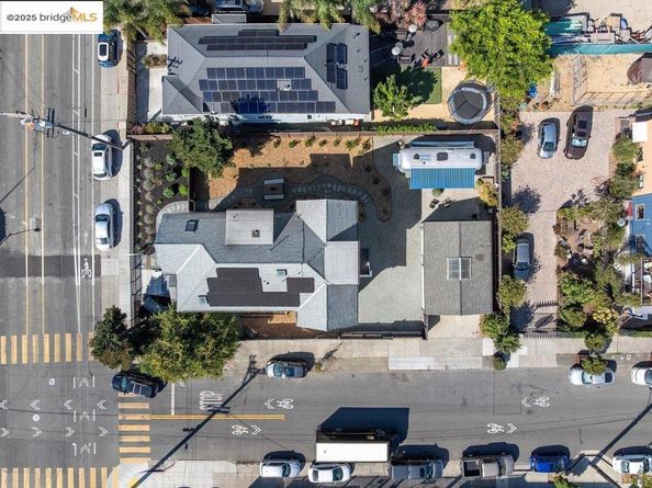 2602 Adeline St, Oakland CA 94607