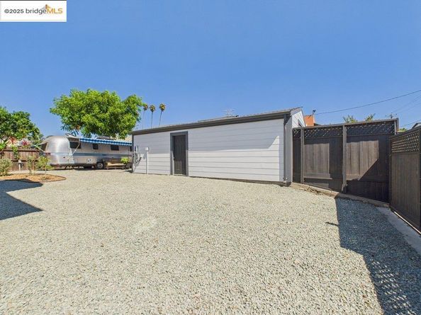 2602 Adeline St, Oakland CA 94607