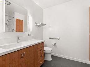 288 3rd St 507, Oakland CA 94607