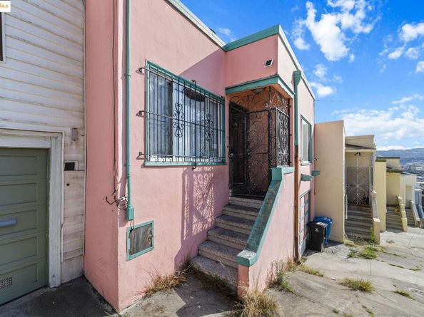 41 Apollo St, San Francisco CA 94124