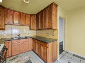 41 Apollo St, San Francisco CA 94124