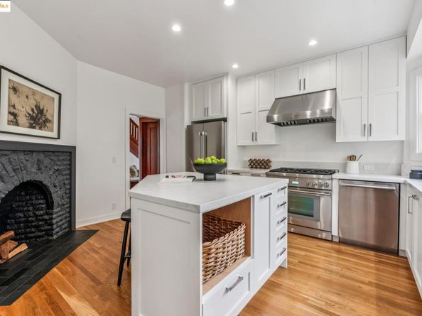 60 Panoramic Way, Berkeley CA 94704