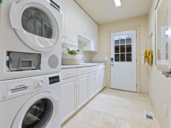 5 Corte Sombrita, Orinda CA 94563