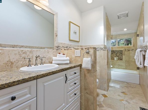 5 Corte Sombrita, Orinda CA 94563