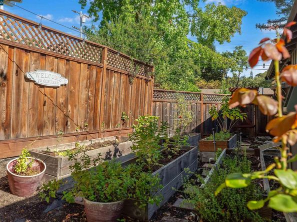 5 Corte Sombrita, Orinda CA 94563