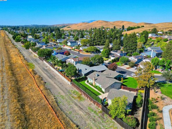 7653 Turquoise St, Dublin CA 94568