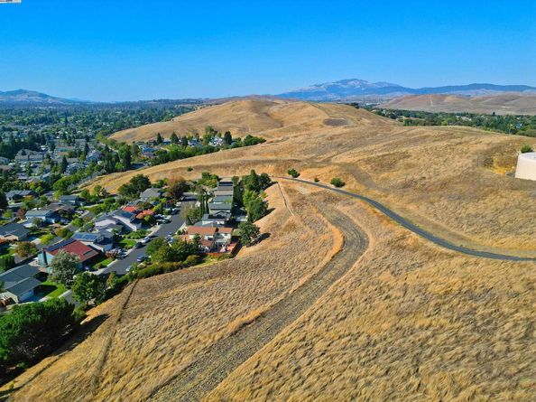 7653 Turquoise St, Dublin CA 94568