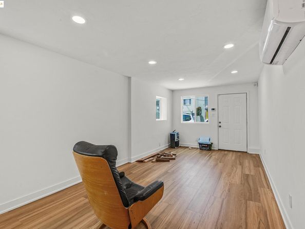2906 Adeline St, Oakland CA 94608