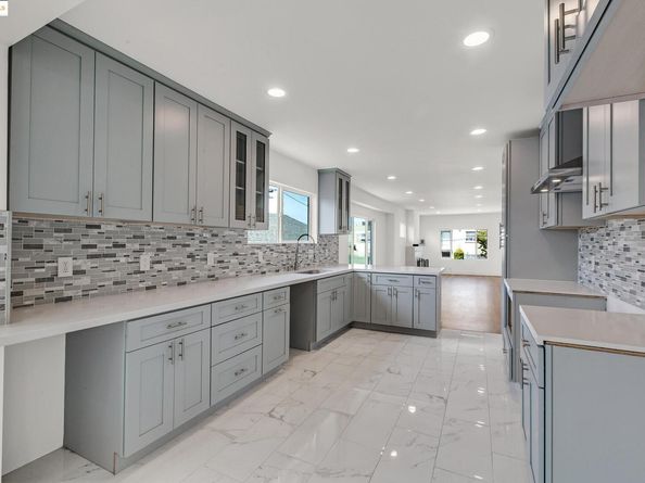 2906 Adeline St, Oakland CA 94608