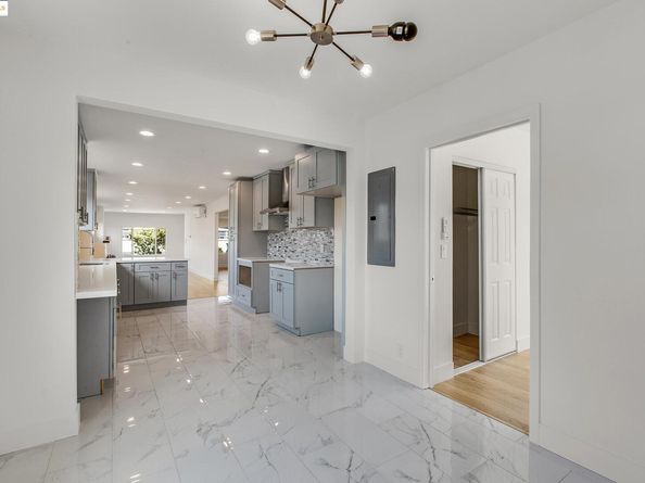 2906 Adeline St, Oakland CA 94608
