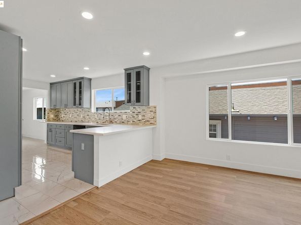 2906 Adeline St, Oakland CA 94608