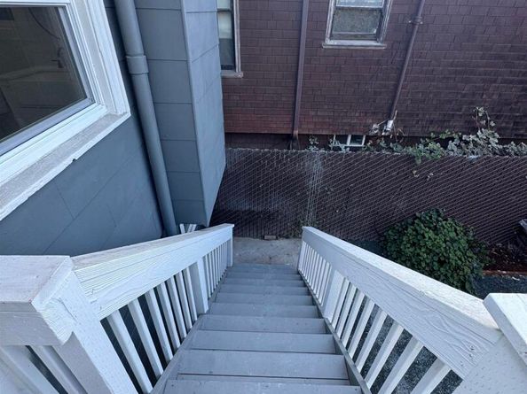 878 Athens Ave, Oakland CA 94607