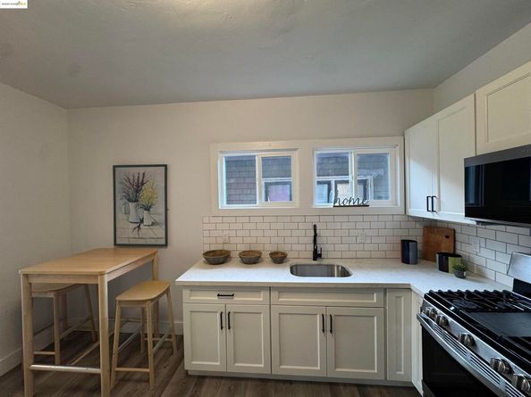 878 Athens Ave, Oakland CA 94607