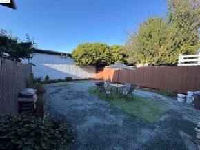 878 Athens Ave, Oakland CA 94607