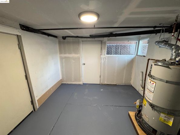 878 Athens Ave, Oakland CA 94607