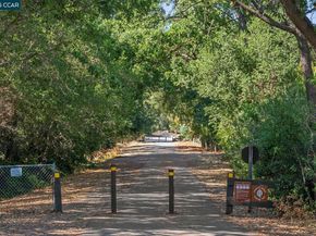 840 Broadmoor Ct, Lafayette CA 94549