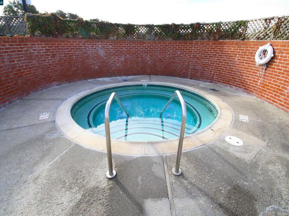 1300 Quarry Ct 109, Richmond CA 94801