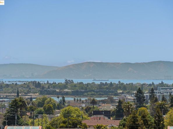 2823 11Th Ave B, Oakland CA 94610