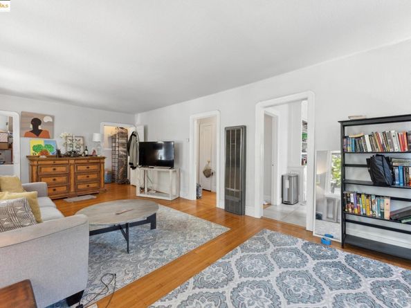 2823 11Th Ave B, Oakland CA 94610